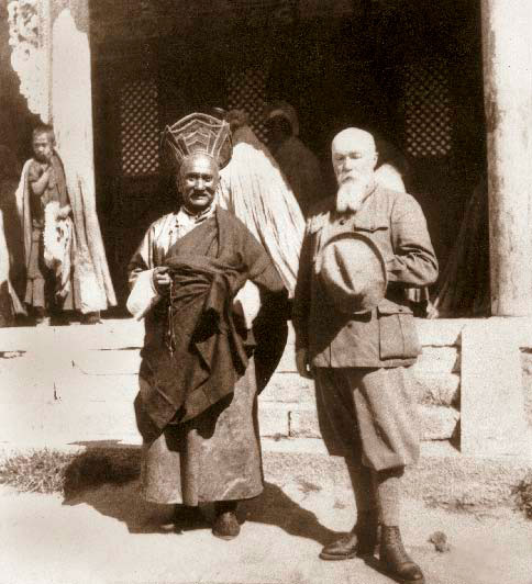 Николай Константинович Рерих с ламой во время Маньчжурской экспедиции. 1934-1935