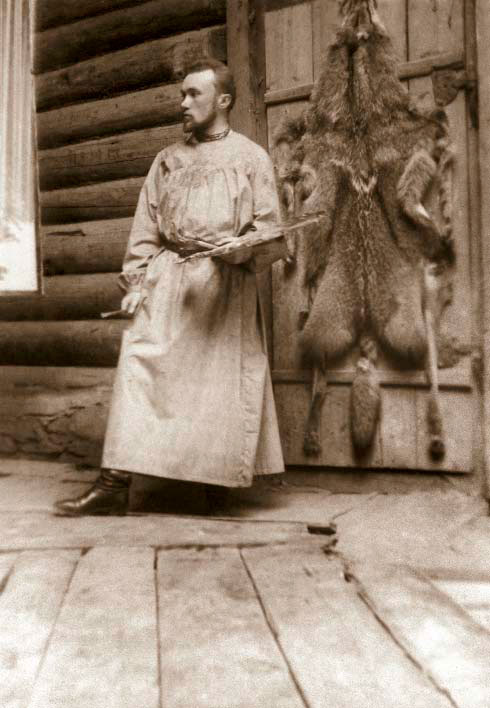 Николай Константинович Рерих в своей мастерской в Изваре. [1899]