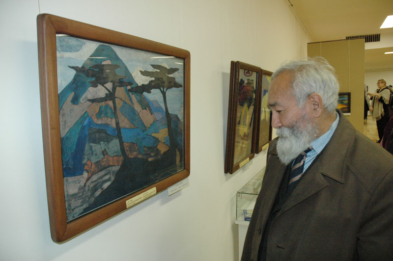 На выставке картин Рерихов в Государственном музее искусств Республики Казахстан имени А.Кастеева