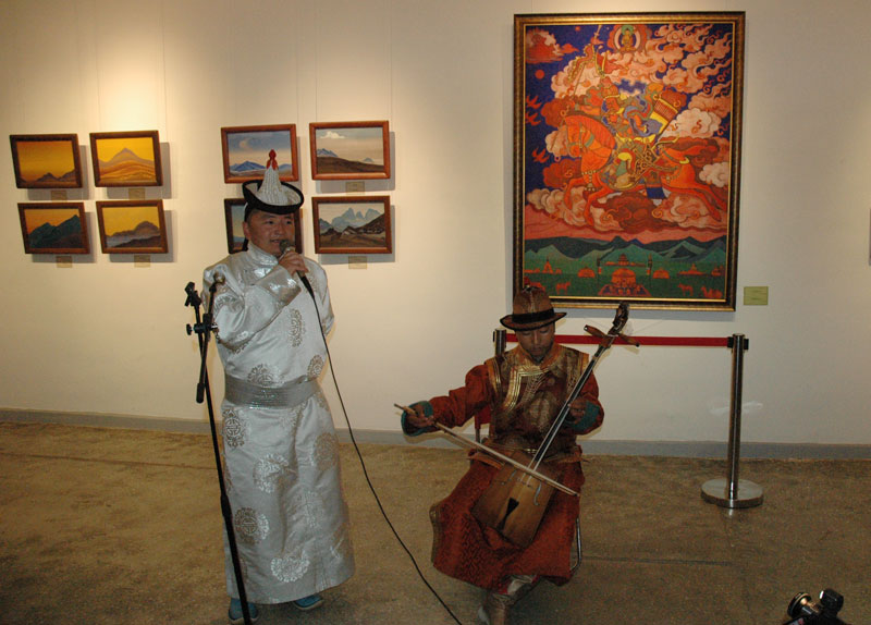 Национальная музыка и пение на открытии выставки «Н.К. Рерих и Монголия»