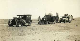 Колонна машин Манчжурской экспедиции. 1934 - 1935