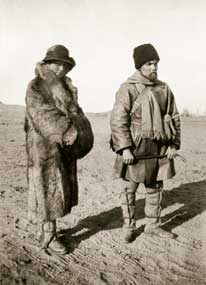 Е.И. и Ю.Н.Рерихи во время Центрально-Азиатской экспедиции. 1925-1927