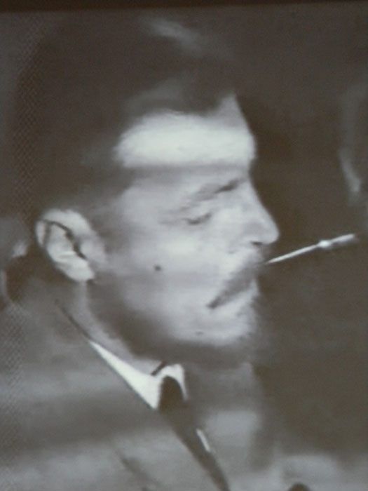 И.А. Ефремов в Монгольском комитете наук перед выездом в Гоби. 1949 г.