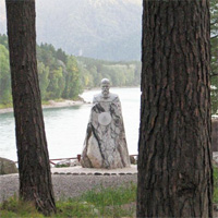 Памятник Николаю Рериху на Алтае