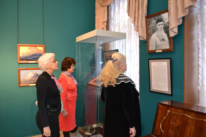 На открытии юбилейной выставки картин Н.К. Рериха в г. Балаково