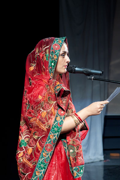 Мати Тари из Ирана читает стихи Тагора на фарси