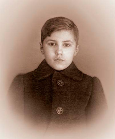 Святослав Рерих. Фотография на паспорт. 1918
