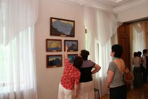 на выставке картин Н.К.Рериха в Уфе