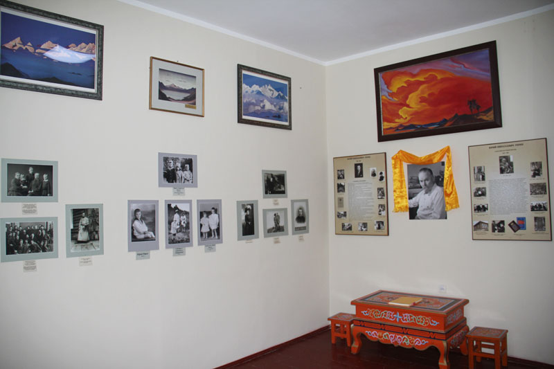 Фотовыставка, посвященная Ю.Н.Рериху, в Доме-музее Рерихов в Улан-Баторе