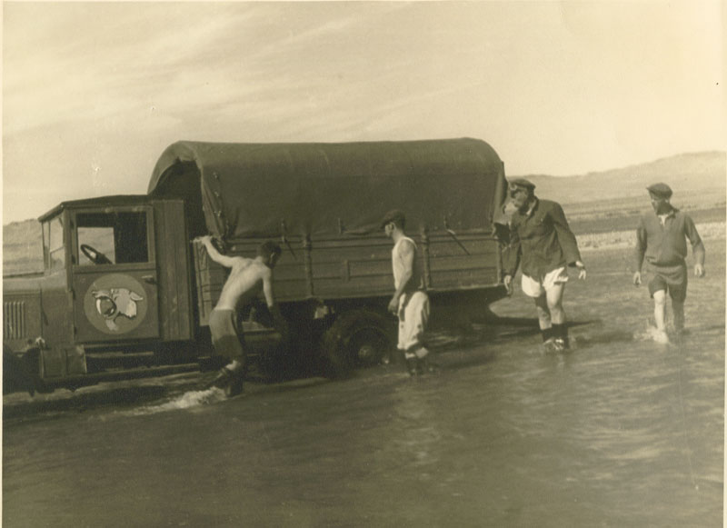Разлившиеся реки Хангая.  Западная Гоби. 1949 г.
