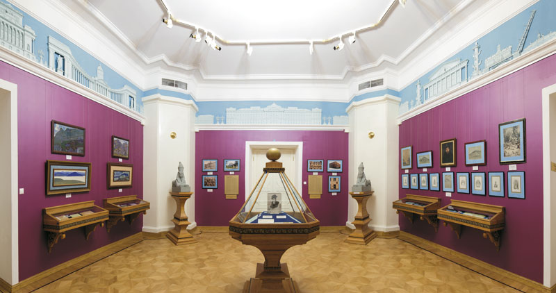 Петербургский зал в Музее имени Н.К.Рериха