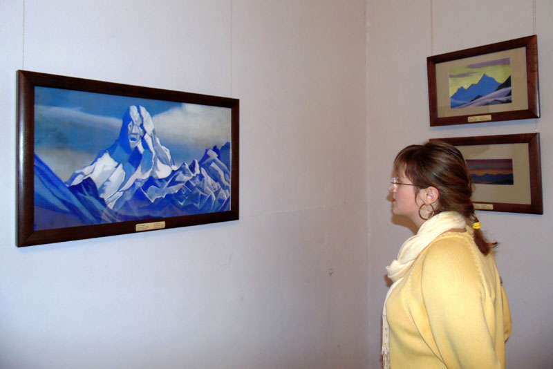 На выставке картин Н.К.Рериха в г. Орел